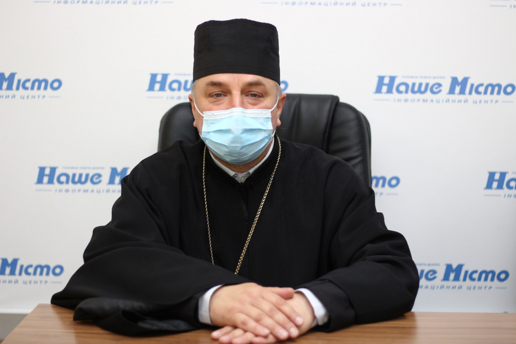Днепровские врачи призывают горожан воздержаться от посещения храмов на Пасху - рис. 2