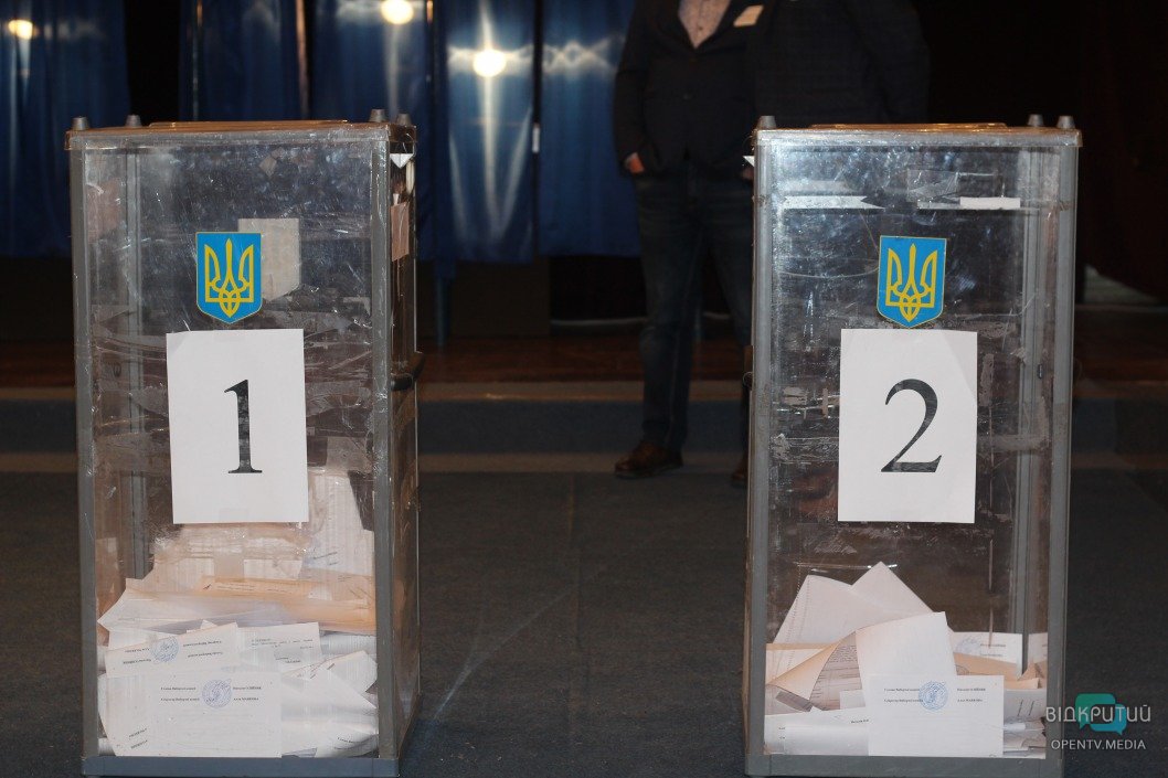 Выборы ректора Днепровского нацуниверситета: как проходит голосование (ФОТО) - рис. 9