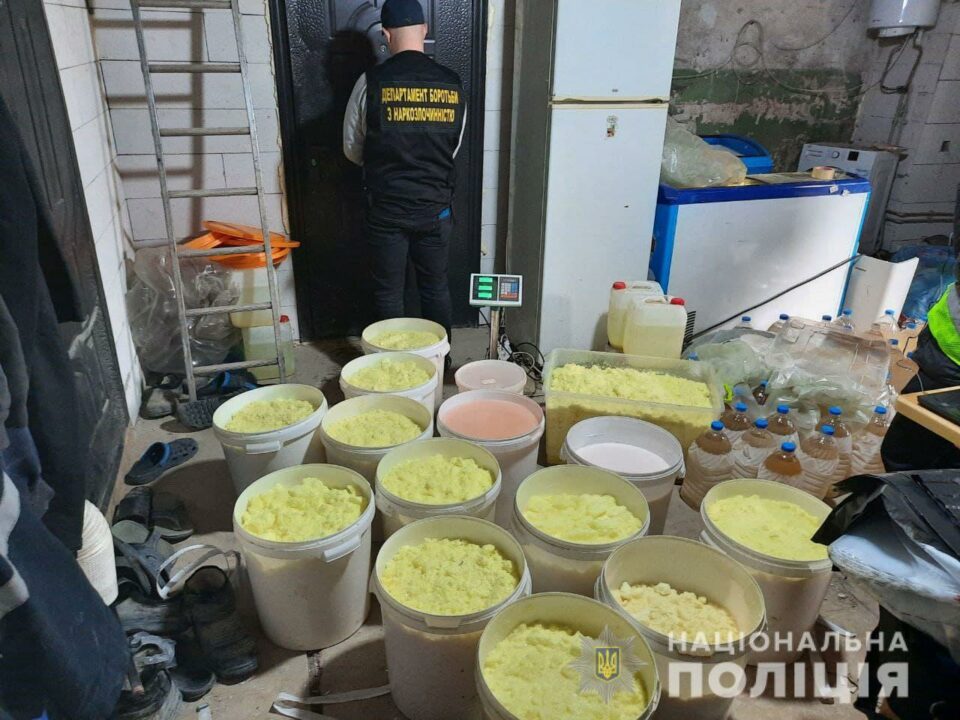 Полиция изъяла в Днепре рекордную для Украины партию амфетамина (ФОТО) - рис. 3