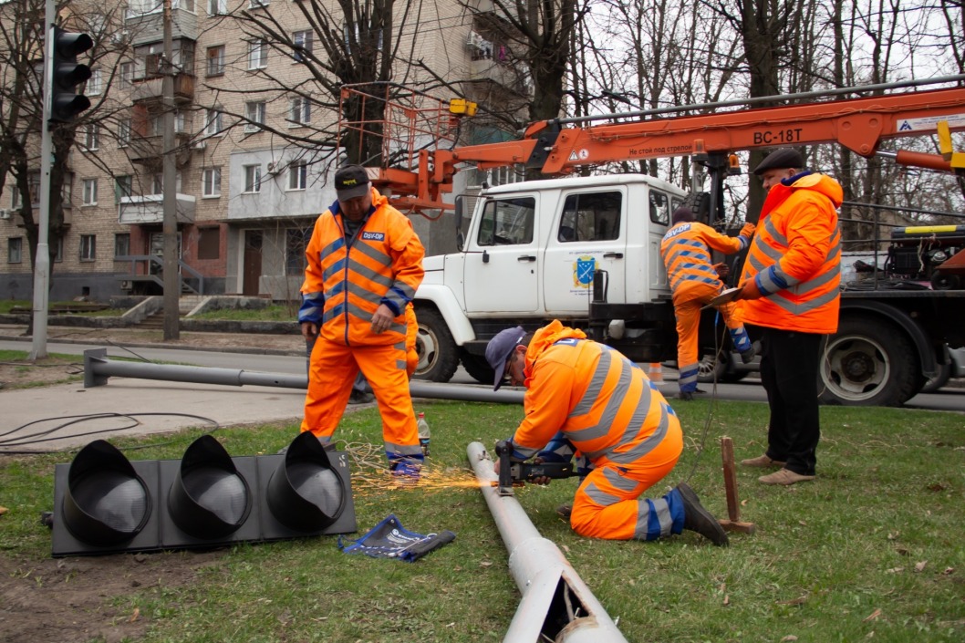 В Днепре на проспекте Гагарина установили «дружелюбный» светофор - рис. 2