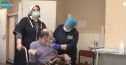В Днепре начали вакцинацию препаратом Pfizer (ВИДЕО) - рис. 14