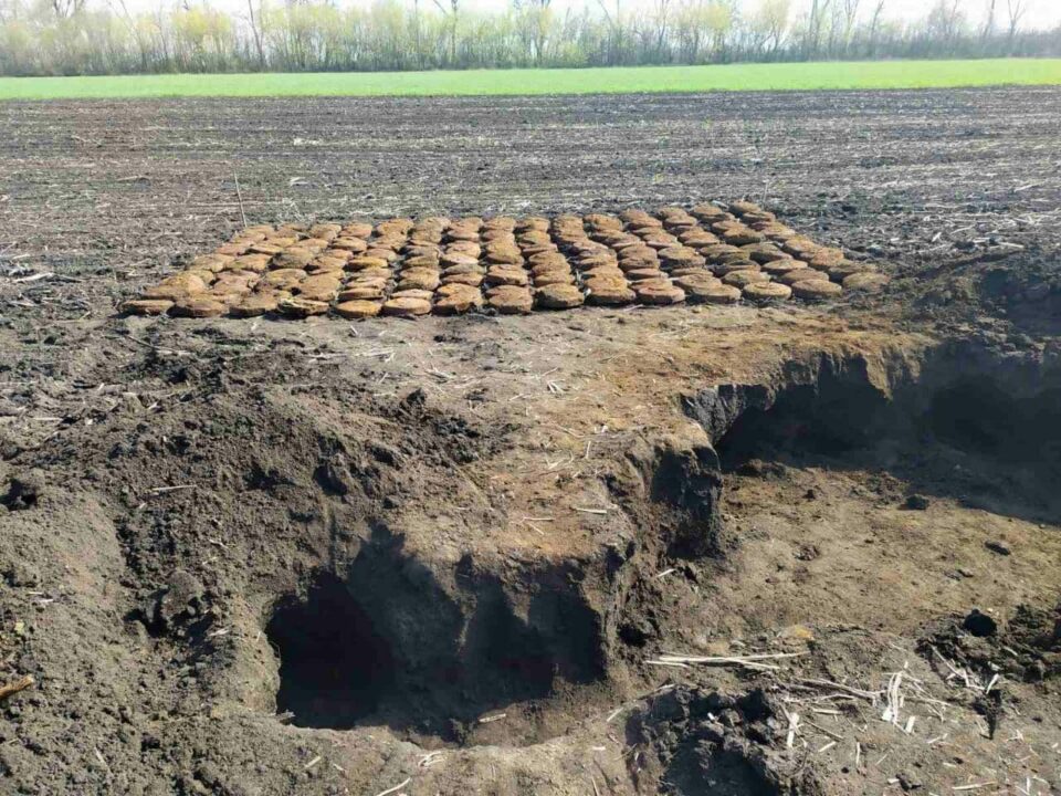 В Днепропетровской области нашли 150 противотанковых мин (ФОТО) - рис. 1