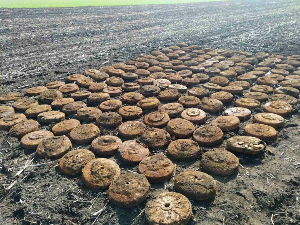 В Днепропетровской области нашли 150 противотанковых мин (ФОТО) - рис. 2