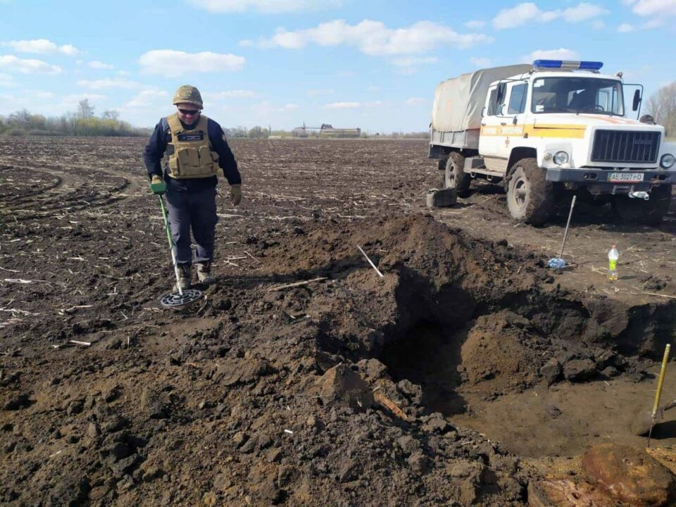 В Днепропетровской области нашли 150 противотанковых мин (ФОТО) - рис. 3