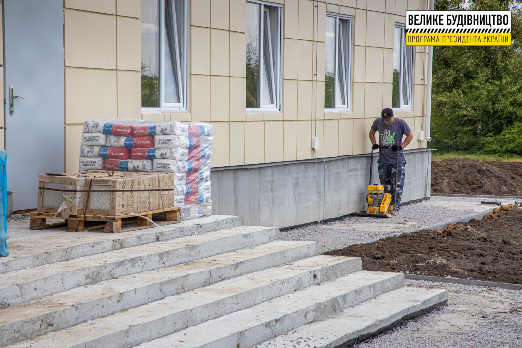 С жильем для семейных врачей: в Никопольском районе строят новые амбулатории - рис. 3