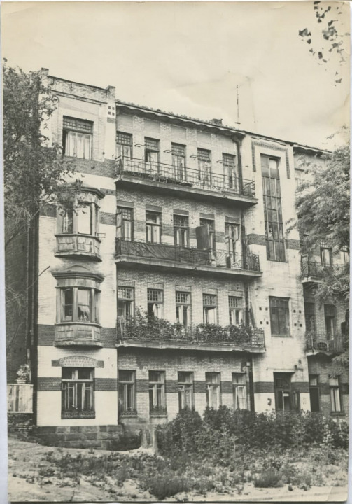 В Днепре на памятнике архитектуры перекрасили аутентичный фасад (ФОТО) - рис. 2