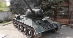 Чудо техники: в Кривом Роге возле водоканала появился танк (ВИДЕО) - рис. 3
