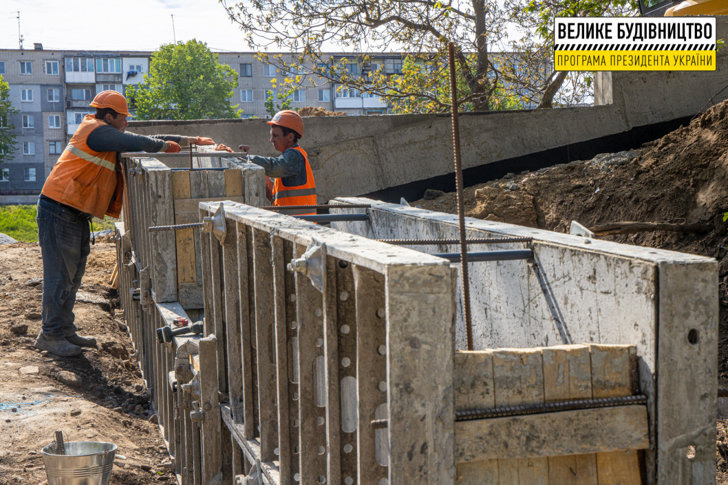 На Днепропетровщине стартовала реконструкция современного спортивного стадиона - рис. 6