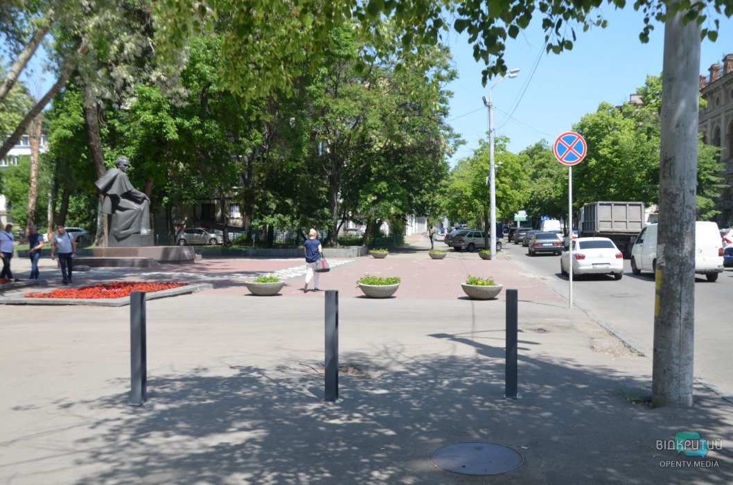 Центр Днепра начинают освобождать от парковок на тротуарах (ФОТО) - рис. 8