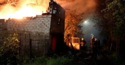 В Днепре ночью полностью сгорел двухэтажный дачный дом (ВИДЕО) - рис. 2