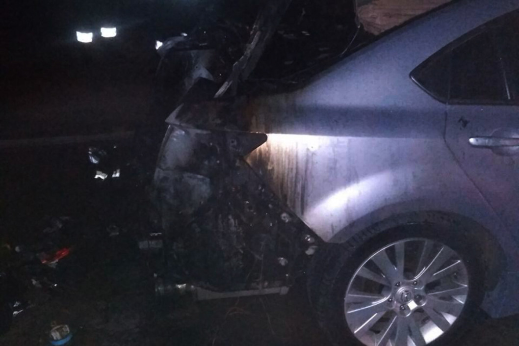 В Днепре на ночной стоянке сгорел легковой автомобиль - рис. 1