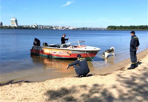 В Днепре сотрудники ГСЧС очистили дно на пляже «Сагайдак» - рис. 4