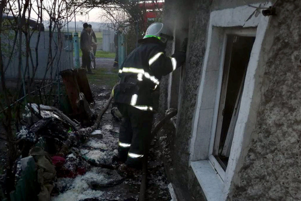 В Днепропетровской области ночью сгорел частный дом - рис. 1