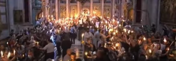 В Иерусалиме сошел Благодатный огонь - рис. 1