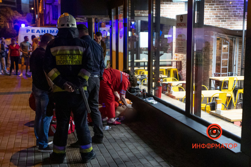 В Днепре обнаженный мужчина спрыгнул с парковки «Мост-Сити»: новые подробности - рис. 3