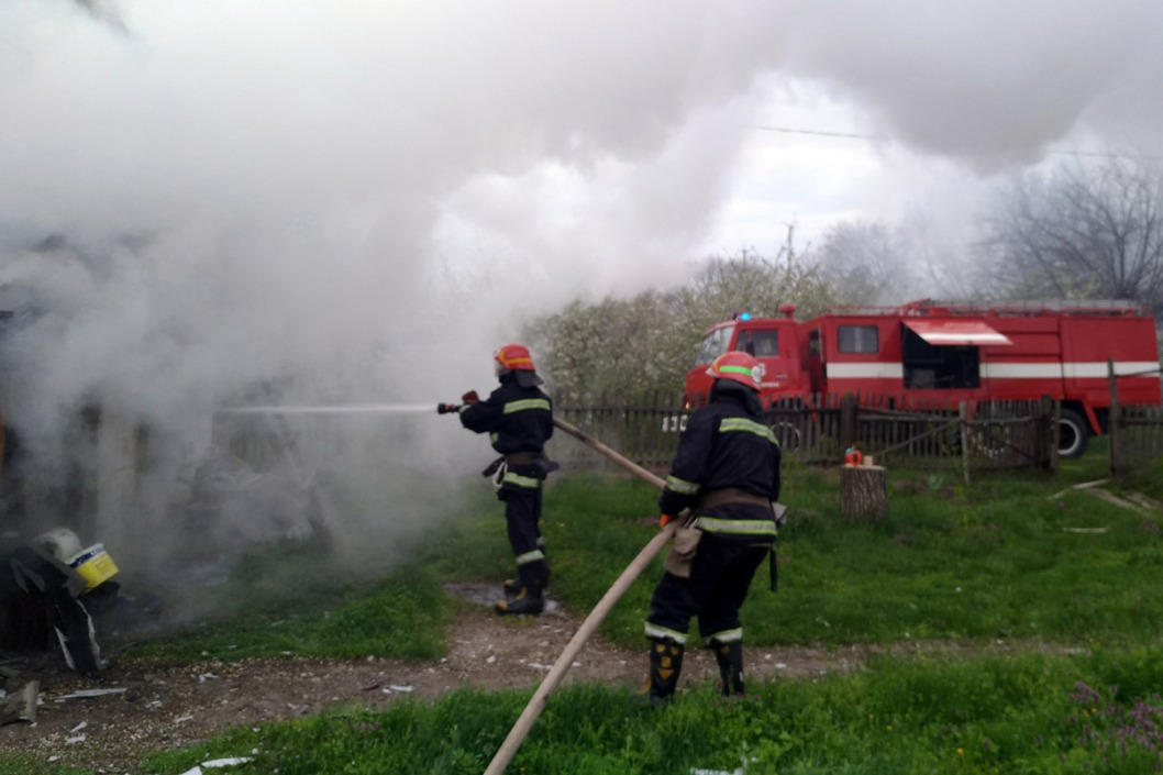 В Днепропетровской области во время пожара погиб мужчина (ФОТО+ВИДЕО) - рис. 1