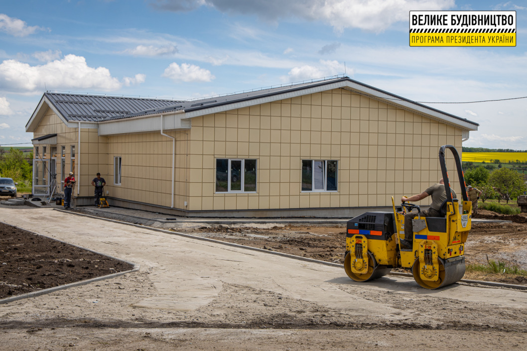С жильем для семейных врачей: в Никопольском районе строят новые амбулатории - рис. 4