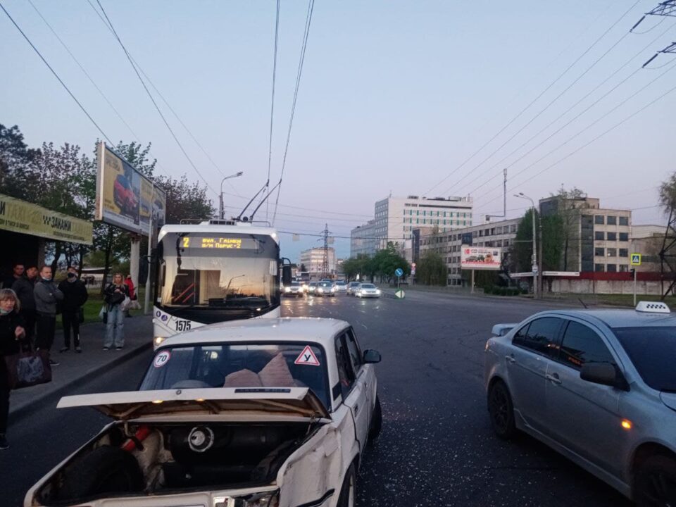 ДТП на Набережной Заводской: движение транспорта затруднено - рис. 5