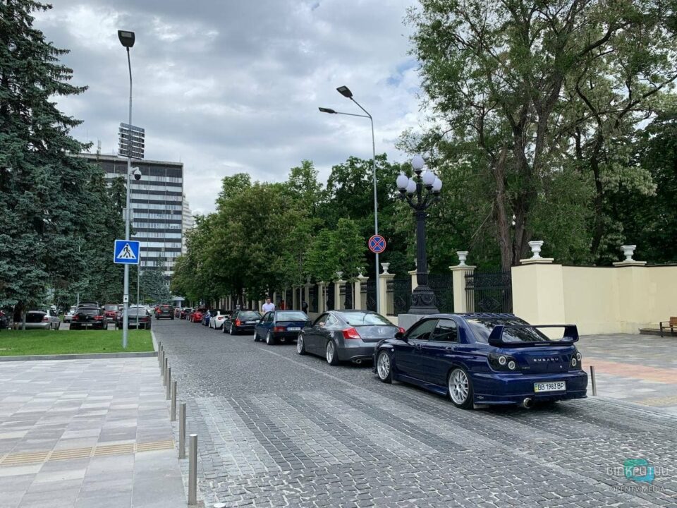 Впервые в Днепре организовали фестиваль автомобилей в стиле stance (ФОТО) - рис. 7