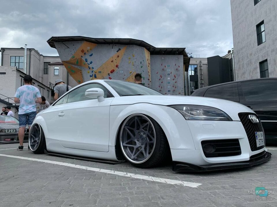 Впервые в Днепре организовали фестиваль автомобилей в стиле stance (ФОТО) - рис. 10