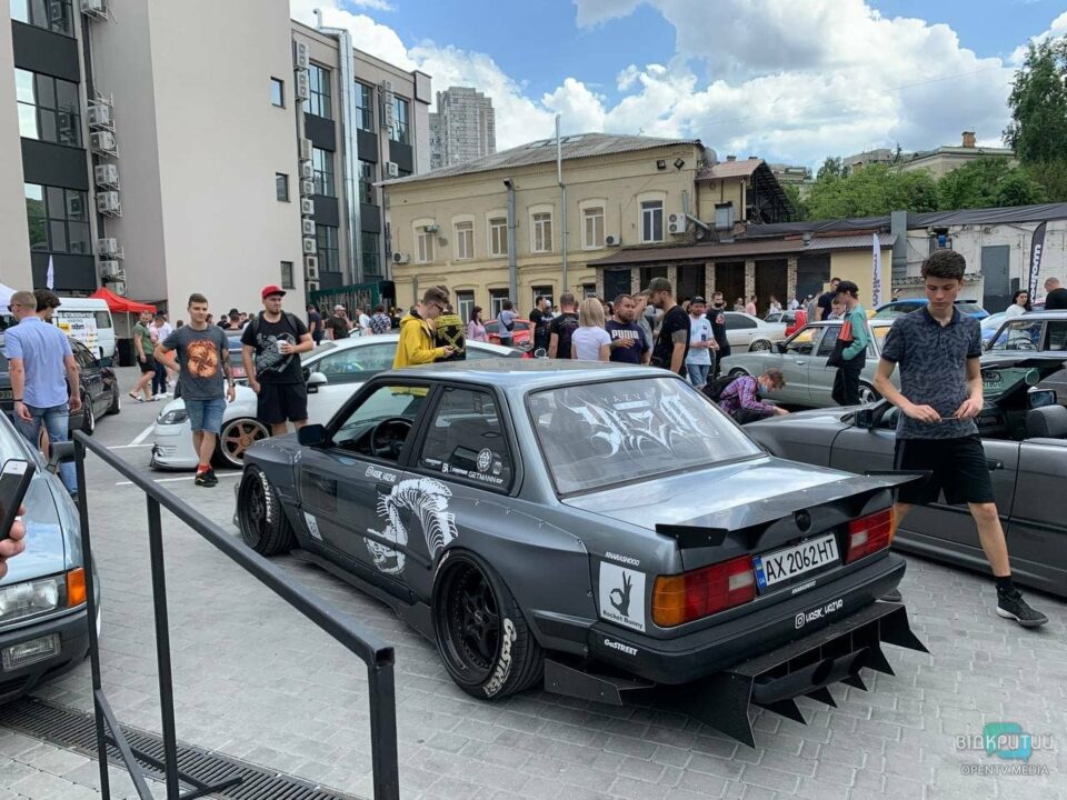 Впервые в Днепре организовали фестиваль автомобилей в стиле stance (ФОТО) - рис. 6