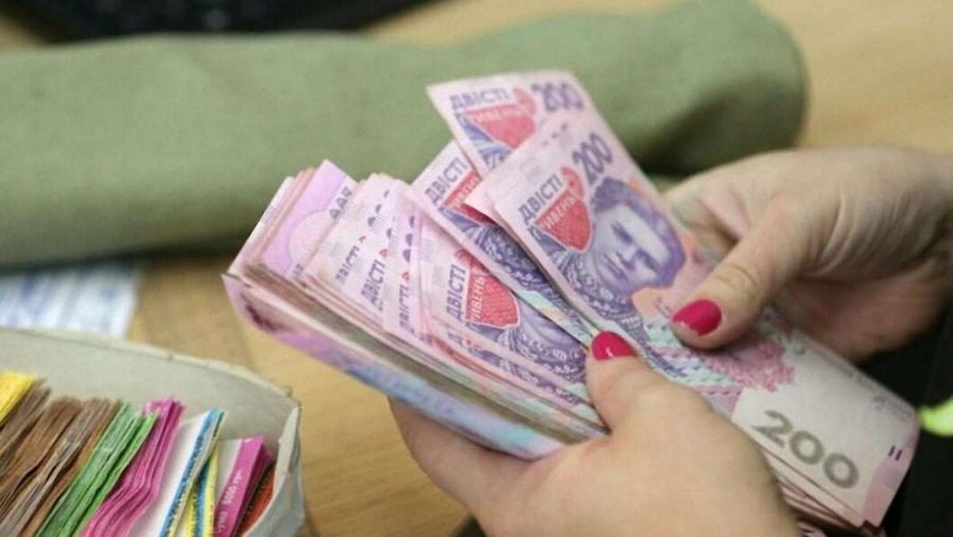 В Украине средняя зарплата может вырасти до 14,5 тысяч, - Шмыгаль - рис. 1