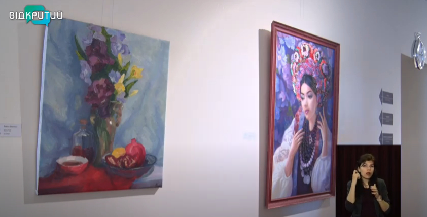 В Днепровском музее открылась выставка работ молодых художников - рис. 1