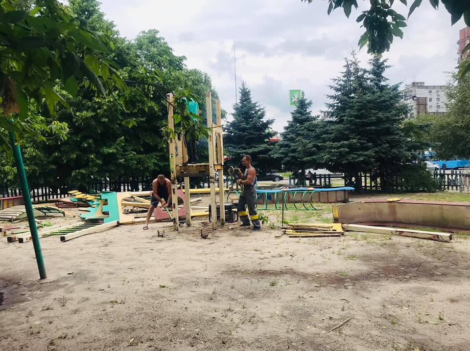 В Днепре возле ДК "Металлург" демонтировали фонтан (ФОТО) - рис. 2