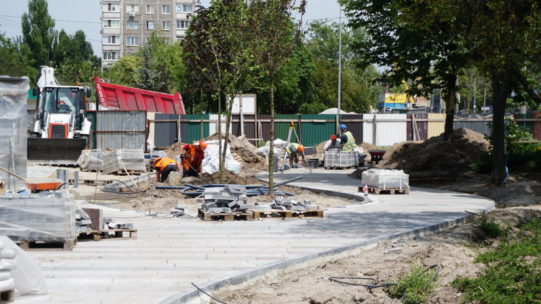 Как в Днепре на Слобожанском проспекте реконструируют сквер - рис. 3