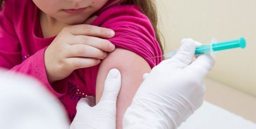 В Минздраве предлагают не пускать в школы детей без прививки от коронавируса - рис. 1