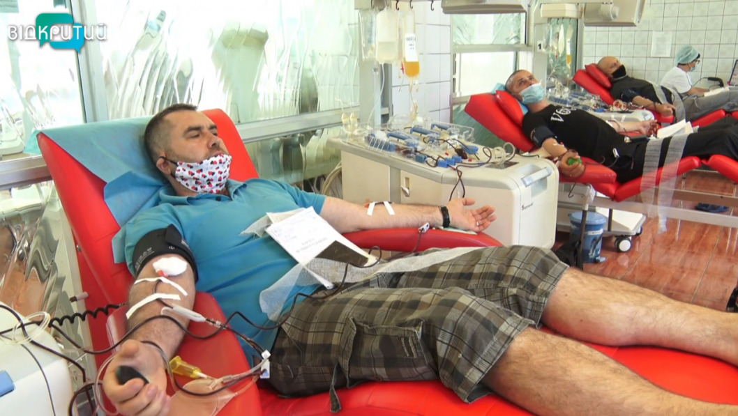В Днепре ко Дню донора организовали ежегодную кроводачу (ВИДЕО) - рис. 1