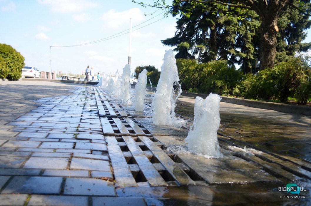 Летняя экскурсия: какие фонтаны сейчас работают в Днепре (ФОТО) - рис. 11
