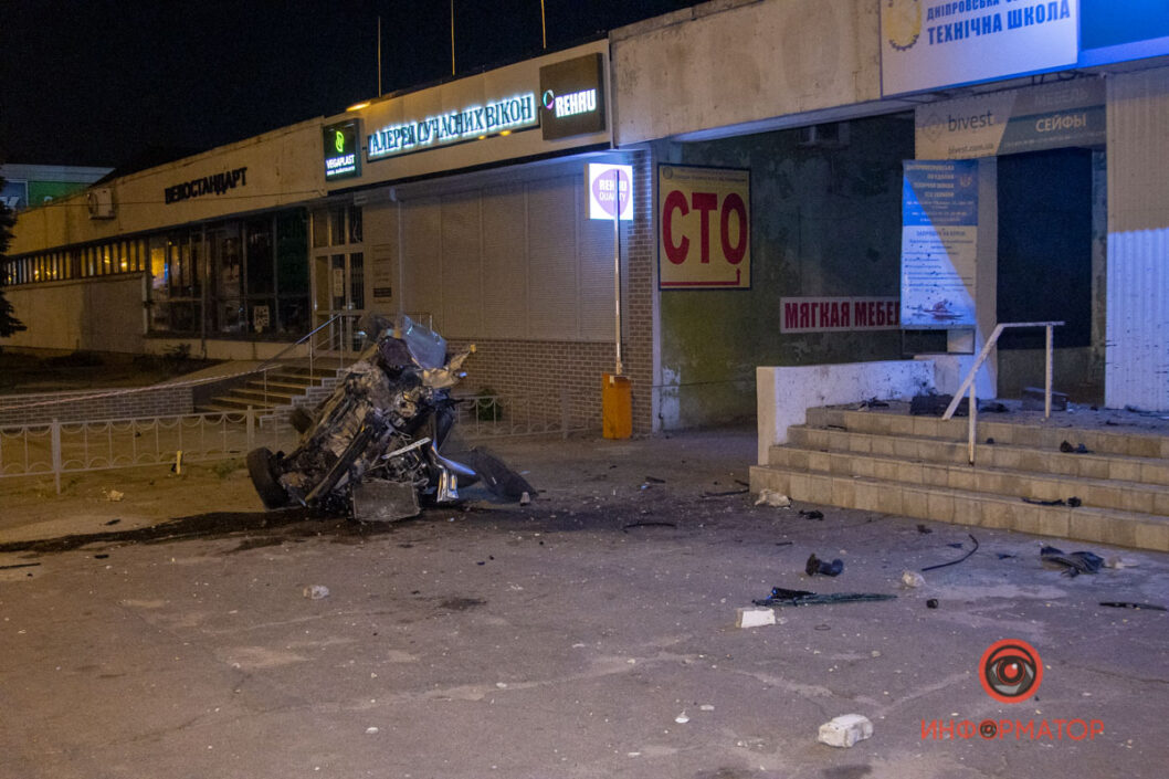 Ночное ДТП на Слобожанском проспекте в Днепре: есть пострадавшие - рис. 3