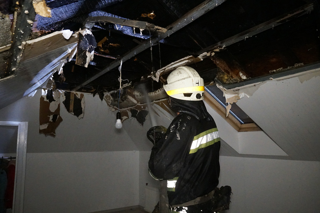 В Днепре в Новокодацком районе сгорели два частных дома (ФОТО+ВИДЕО) - рис. 2