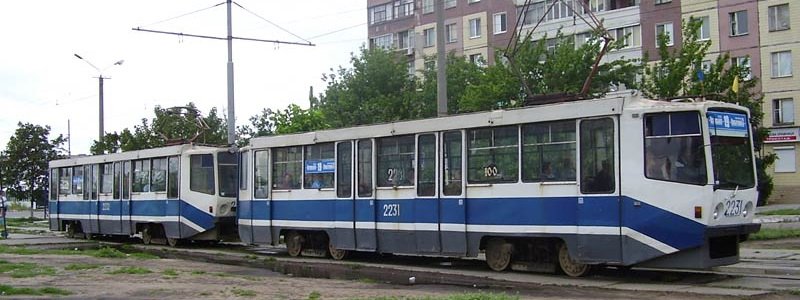 В Днепре из-за затопленных рельсов не вышли на линию некоторые маршруты трамваев - рис. 2