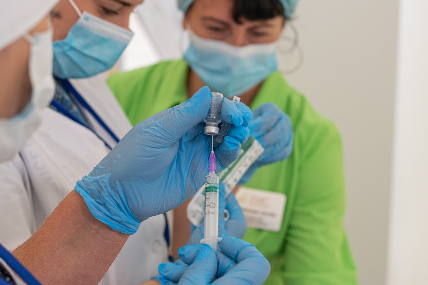 В Днепре открыли областной центр вакцинации от COVID-19: время и место работы - рис. 1