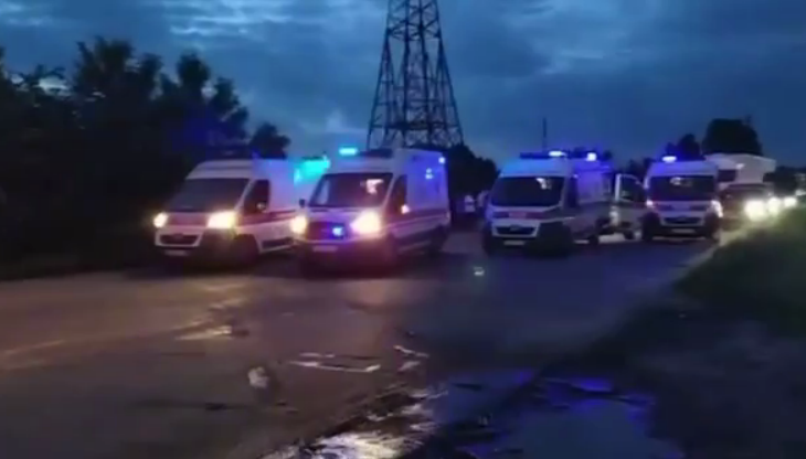 В Днепре возле ТРЦ «Эпицентр» произошло масштабное ДТП: есть пострадавшие (ВИДЕО) - рис. 1