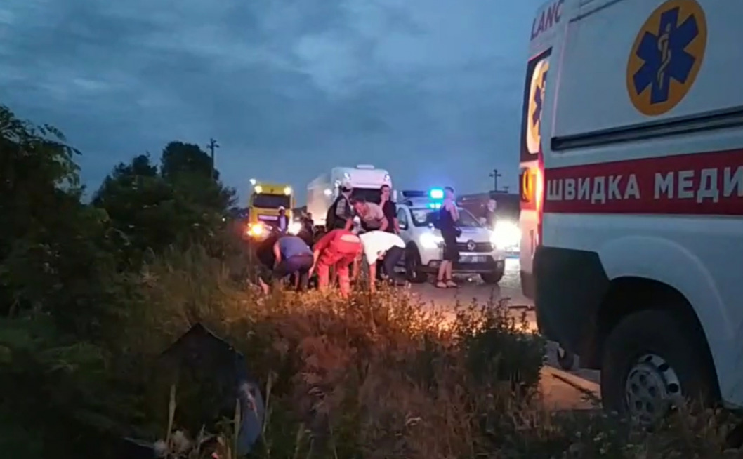 В Днепре возле ТРЦ «Эпицентр» произошло масштабное ДТП: есть пострадавшие (ВИДЕО) - рис. 2