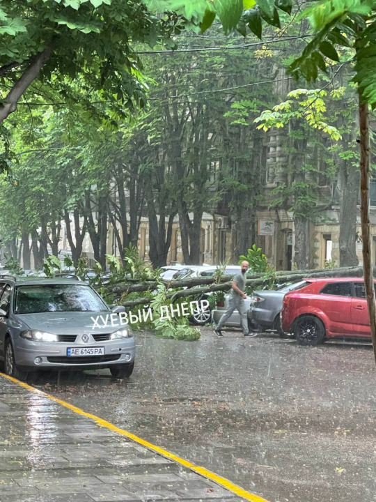 Потоп в Днепре: что сейчас происходит в центре города (ФОТО, ВИДЕО) - рис. 2