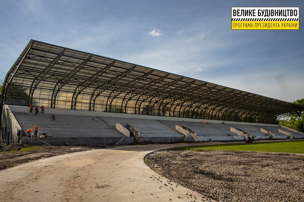 Масштабное обновление: в Кривом Роге продолжают реконструировать стадионы - рис. 3