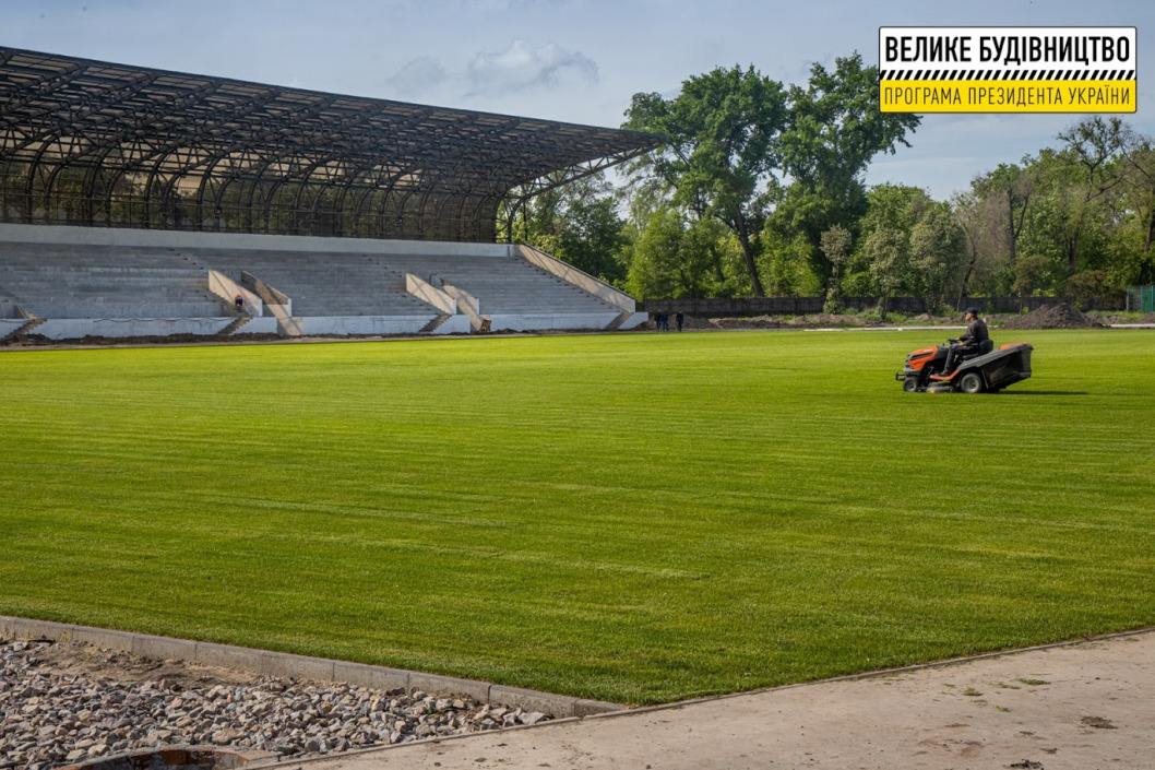 Масштабное обновление: в Кривом Роге продолжают реконструировать стадионы - рис. 5