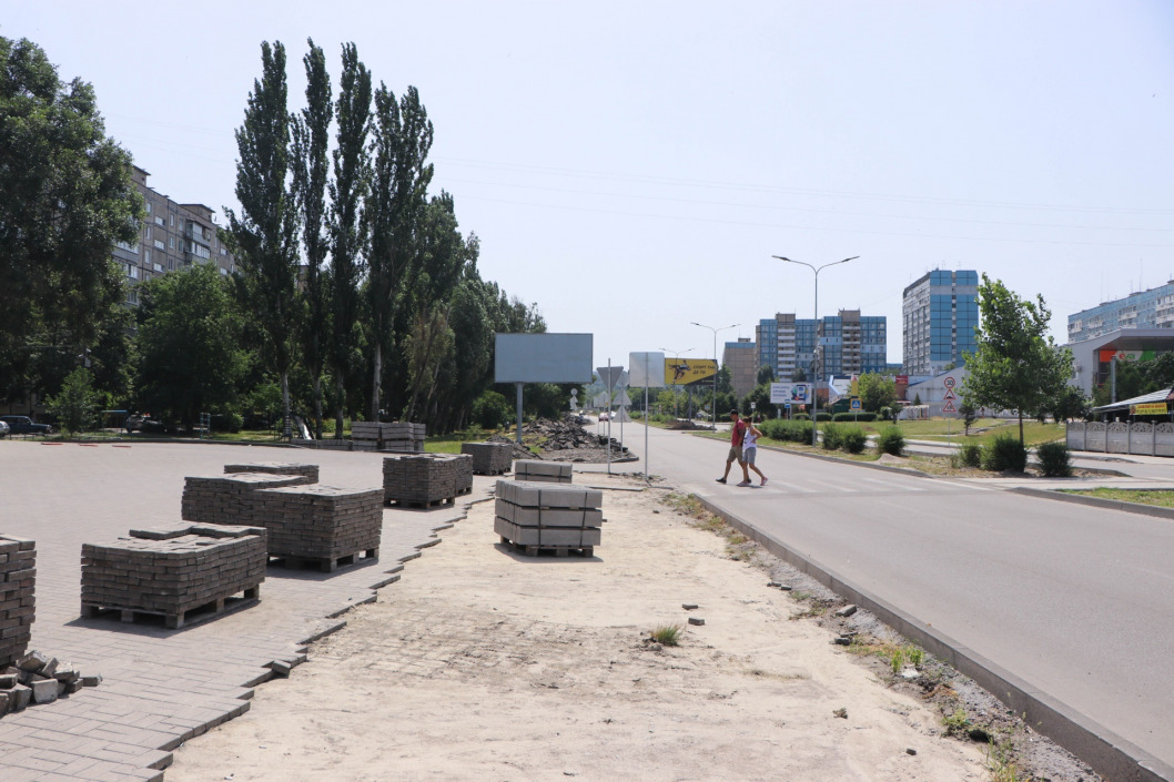 Детские площадки, деревья и велодорожка: в Днепре ремонтируют улицу Кондратюка - рис. 2