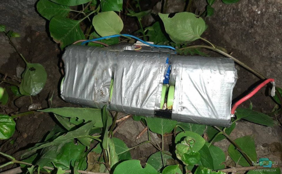 В Днепре жители обнаружили предмет, похожий на взрывное устройство: фото - рис. 2