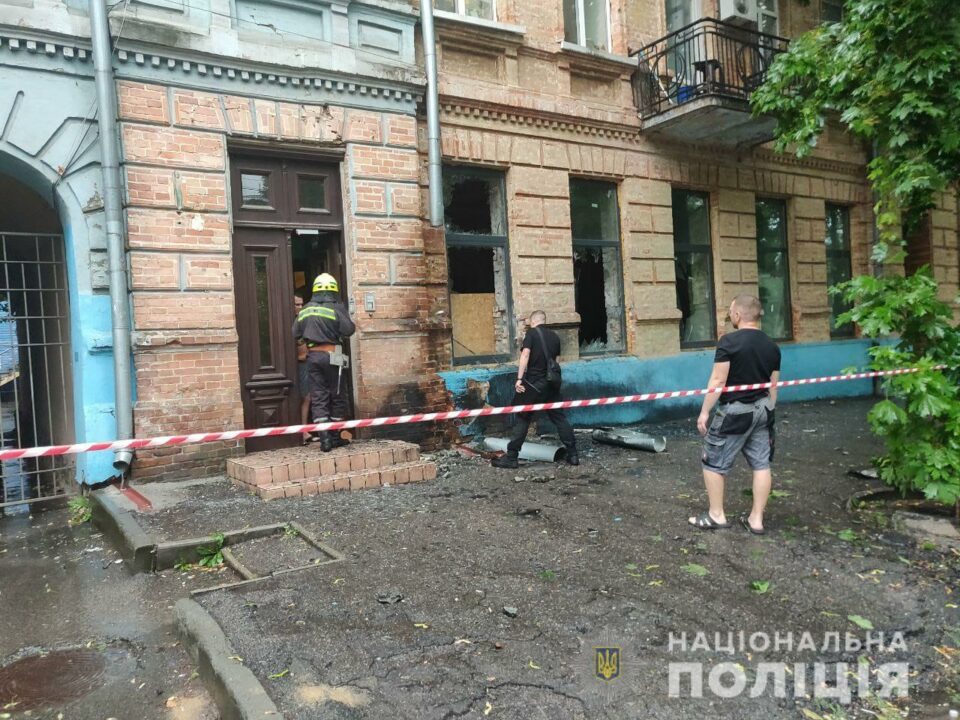 В центре Днепра прогремел мощный взрыв: полицейские перекрыли движение - рис. 1