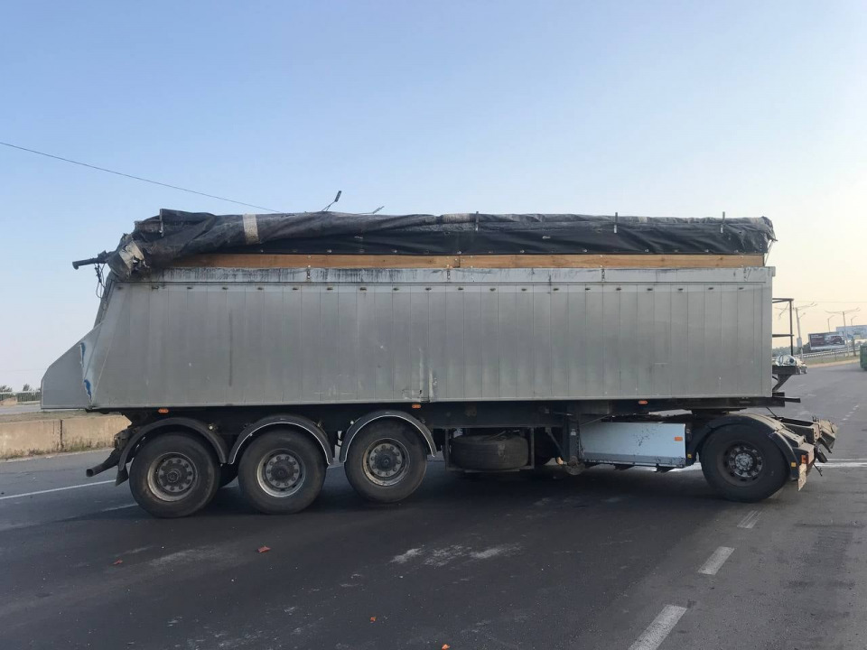 На Днепропетровщине пьяный водитель грузовика устроил ДТП: видео - рис. 3