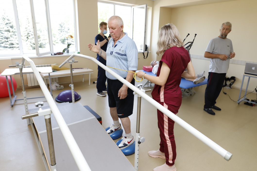 В днепровской больнице №4 открыли современное отделение физической реабилитации - рис. 7