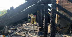 В Днепропетровской области дотла сгорел частный дом - рис. 13