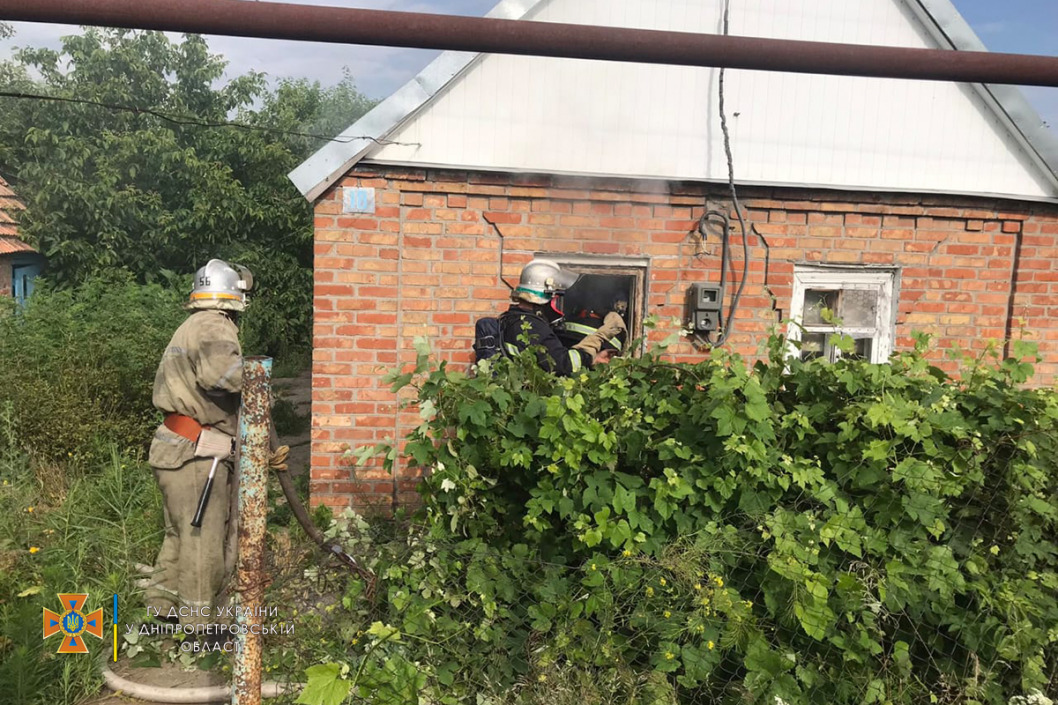 На Днепропетровщине утром в селе сгорел частный дом - рис. 2