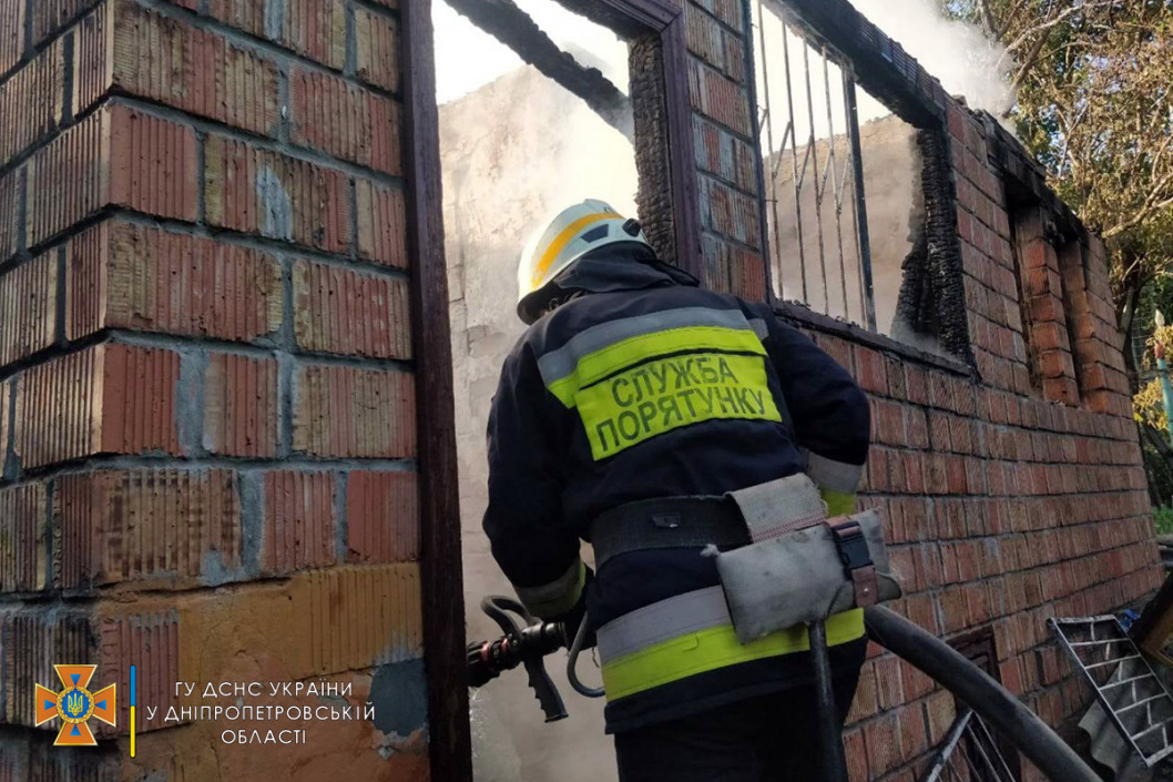 В Днепре во время пожара в частном доме погиб мужчина - рис. 3