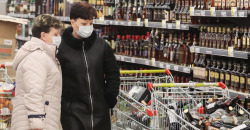 В Украине хотят запретить продажу алкогольных напитков и сигарет в супермаркетах - рис. 4